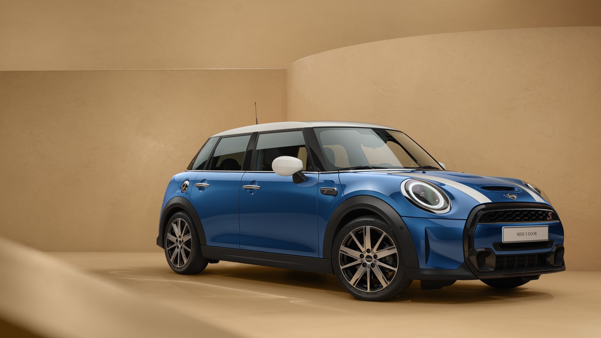 MINIn yritysasiakkaat - yleisnäkymä - valikoima - 5-ovinen viistoperä